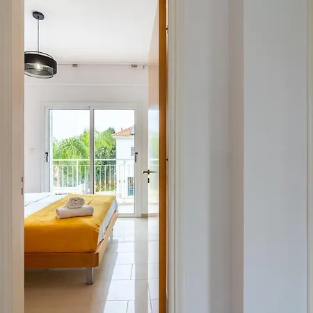Breezybee 3-bedroom And Pool In